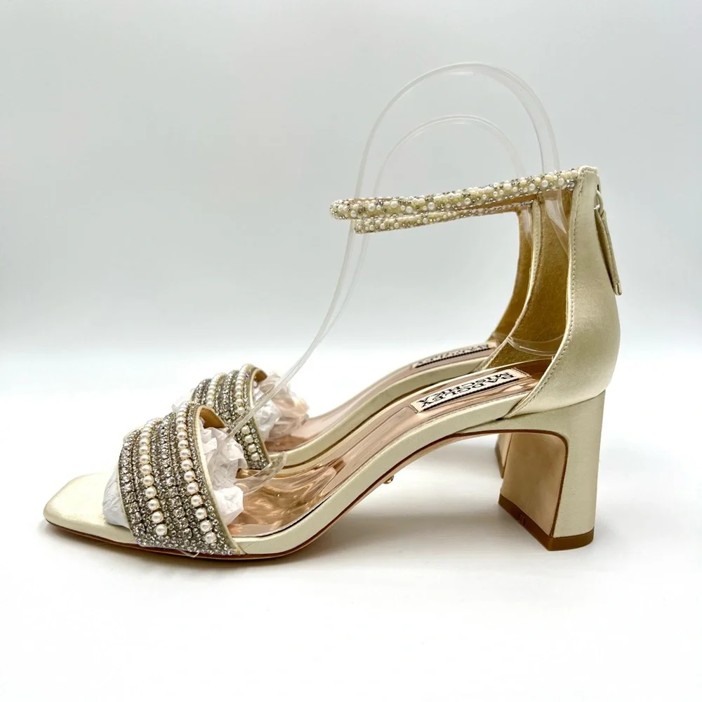 Badgley Mischka Size 6.5 Kameryn‎ Ivory Satin Jeweled Dress Sandals Heels Shoes